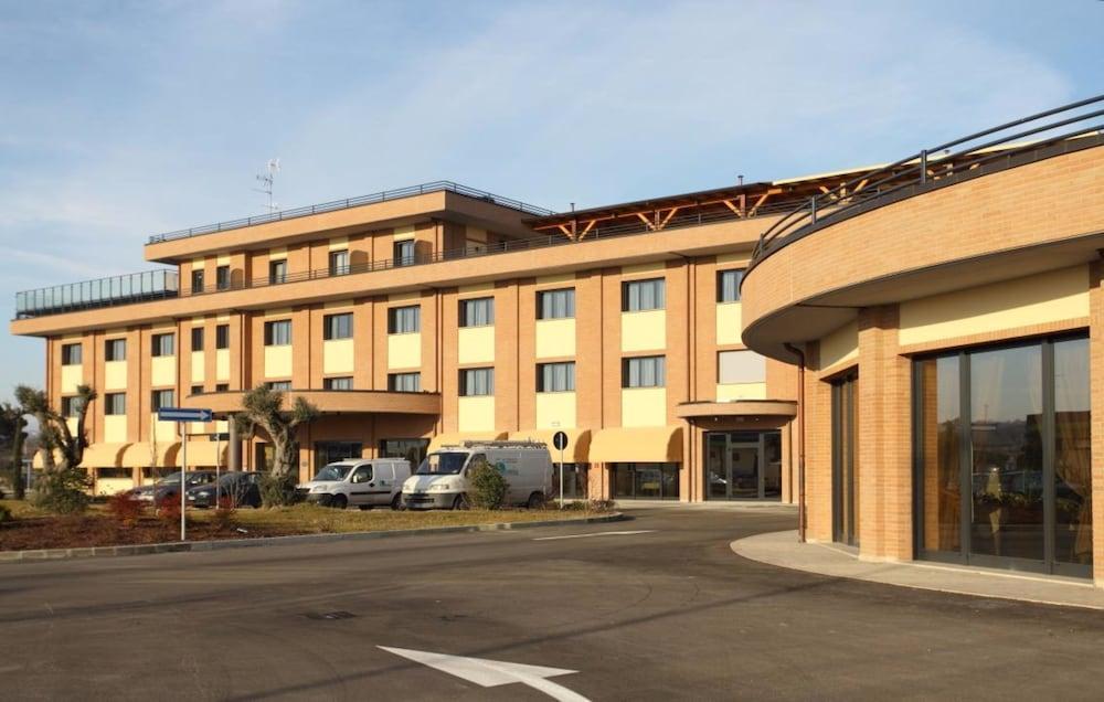 Grand Hotel Forlì Eksteriør bilde